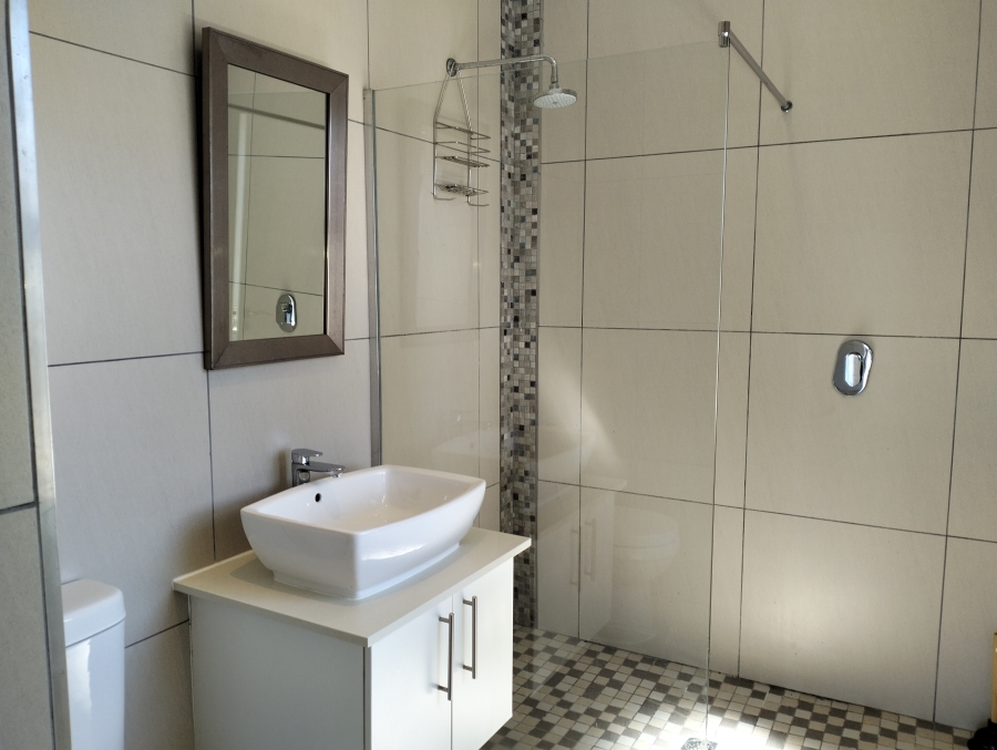 To Let 3 Bedroom Property for Rent in Marina Martinique Eastern Cape